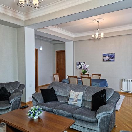 Mayden Family Apartment Baku Eksteriør billede